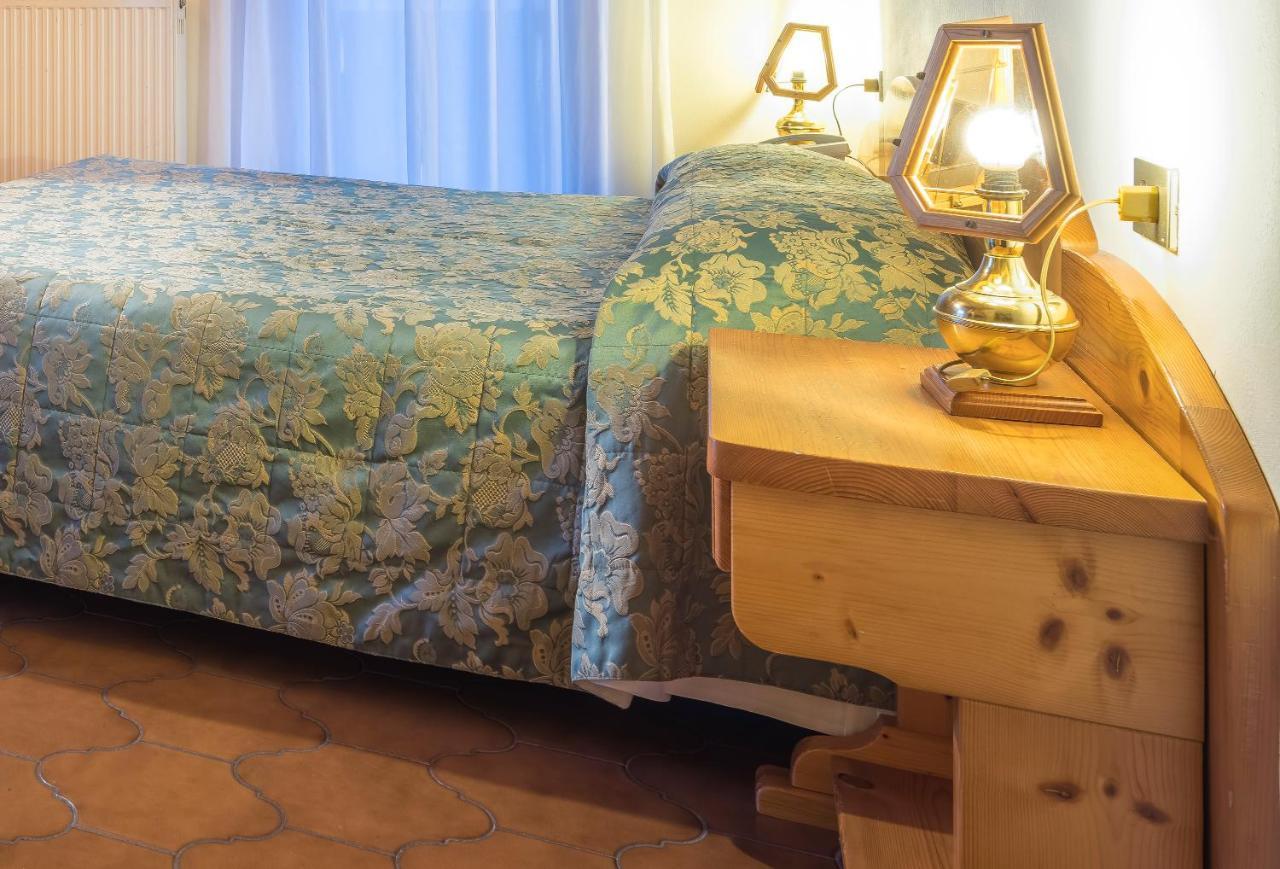 Albergo Dimaro Wellness Hotel Bagian luar foto