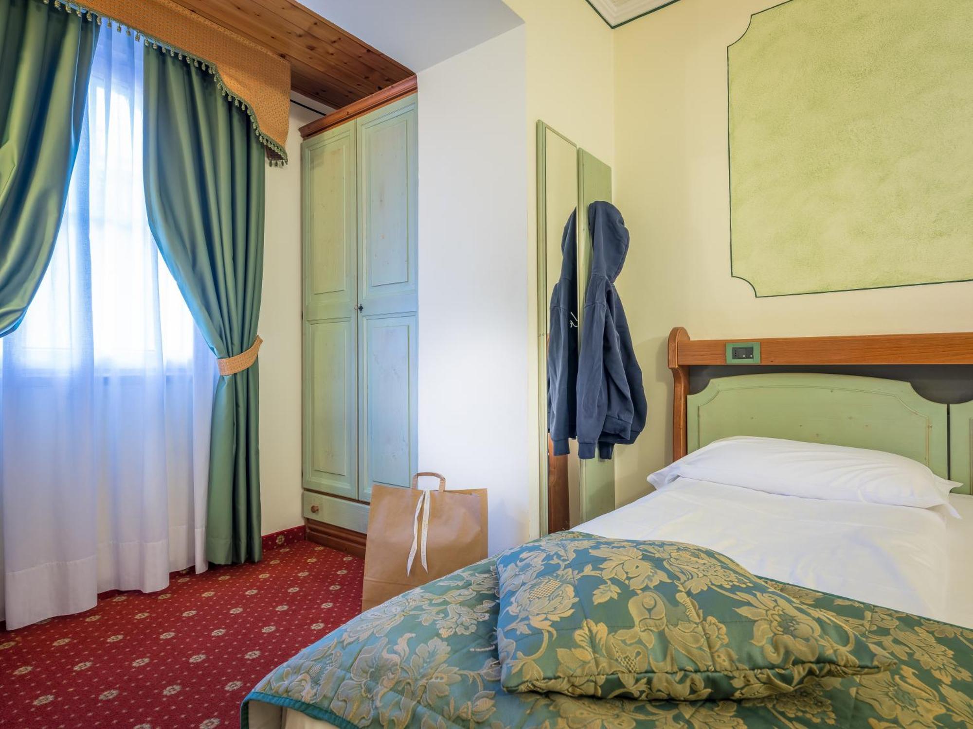 Albergo Dimaro Wellness Hotel Bagian luar foto
